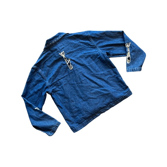 SOLD at market Vintage embroidered cat denim shirt - Picture 2 of 14